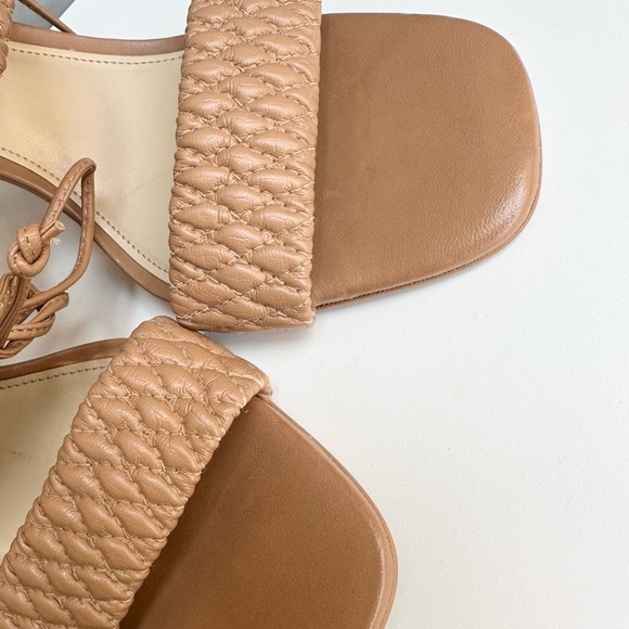 🌸VINCE CAMUTO🌸 Antilique  Strappy Sandals Size: 10M - Picture 12 of 14